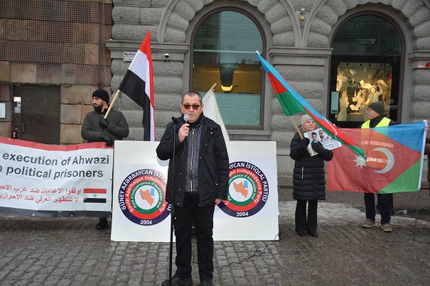 GÜNEY AZERBAYCANLILAR İRAN REJİMİNİ PROTESTO ETTİ