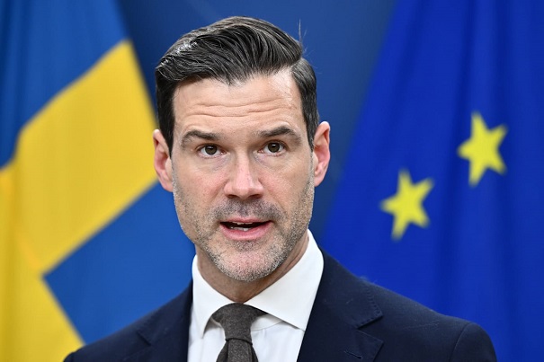 SIĞINMACILAR İÇİN DAİMİ OTURMA İZİNLERİ KALDIRILIYOR