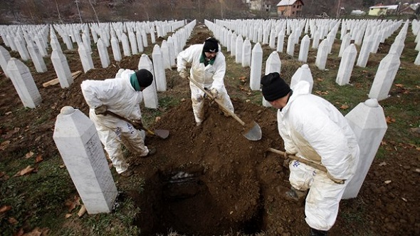 SREBRENİCA KATLİAMININ 22 YILI