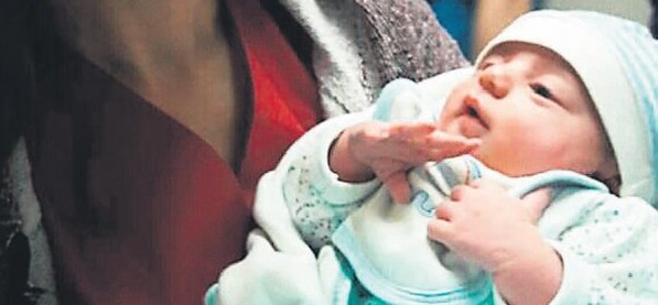 YENİ DOĞURDUĞU ÇOCUKLARINI BETONA GÖMDÜ