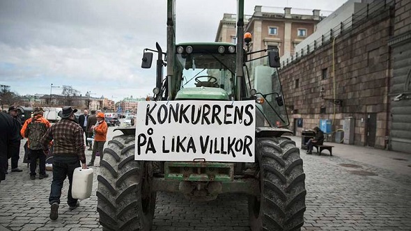 TRAKTÖRLERLE PROTESTO