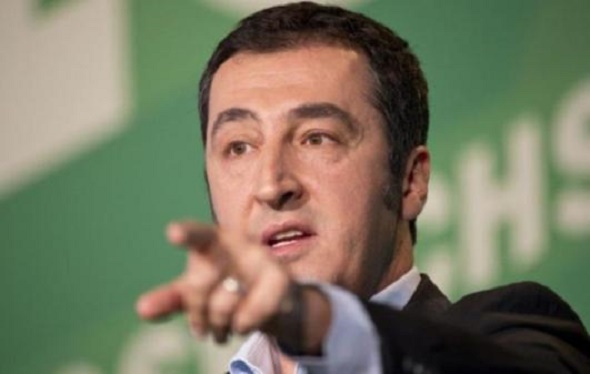 'Soykırım'a evet oyu veren Cem Özdemir'e tehdit