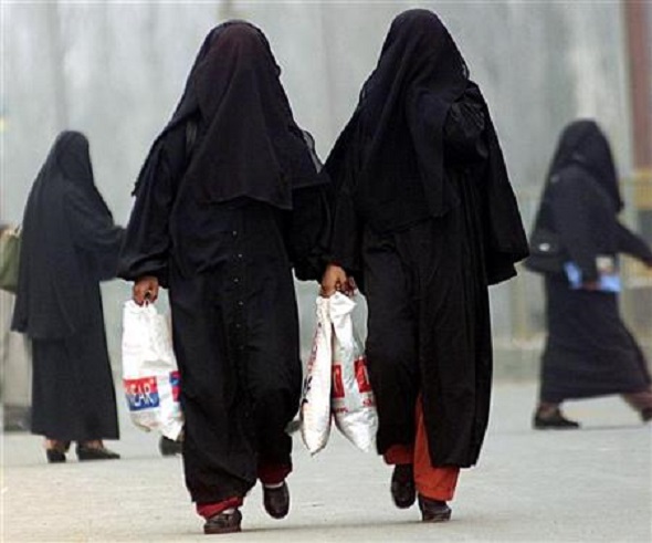 AVUSTURYA’DA BURKA YASAĞI ONAYLANDI