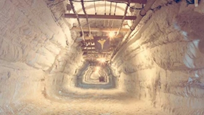 ABD, GRÖNLAND’DA BUZ ALTINA GİZLİ FÜZE ÜSSÜ İNŞA ETMİŞ