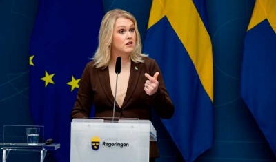 BAKAN LENA HALLENGREN: ”İKİNCİ DALGA DÜŞÜNDÜĞÜMÜZDEN DAHA GÜÇLÜ OLDU”