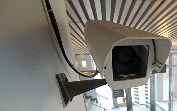 Polis Rinkeby ve Tensta merkezlerine kamera yerleştirmek istiyor
