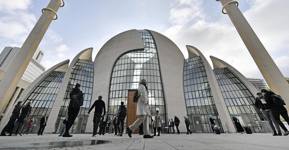 ERDOĞAN’IN KÖLN’DEKİ CAMİ AÇILIŞI İPTAL EDİLDİ