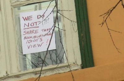 İSTANBUL İSVEÇ KONSOLOSLUĞU: “KURAN YAKAN APTAL”