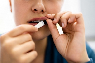 KADINLAR SNUS KULLANMAYI YEĞLİYOR