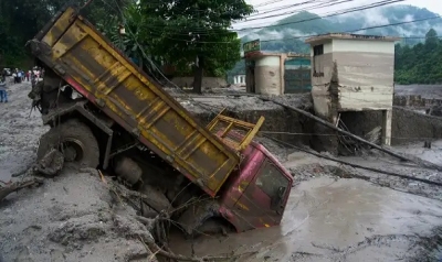 NEPAL’DAKİ SEL FELAKETİNDE İKİ İSVEÇLİ KAYIP